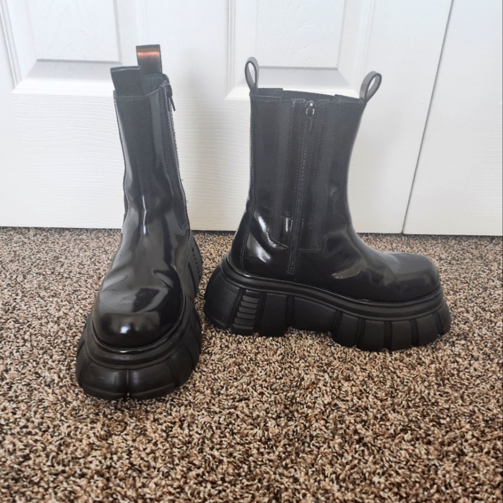 Jeffery Campbell black size 7 boots